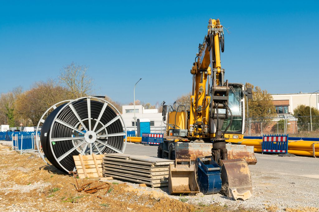 أعمال المسح الميداني والاعمال الميدانية والحفريات